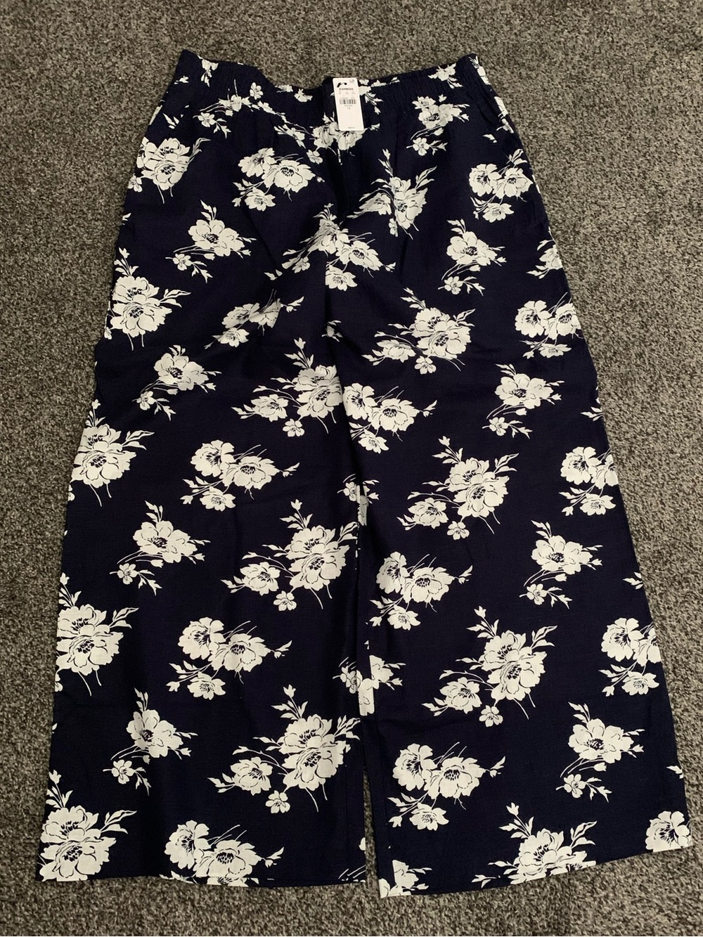 Express Navy and White Floral Wide-Leg pants